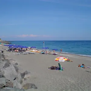House Near The Appartamento Giardini Naxos
